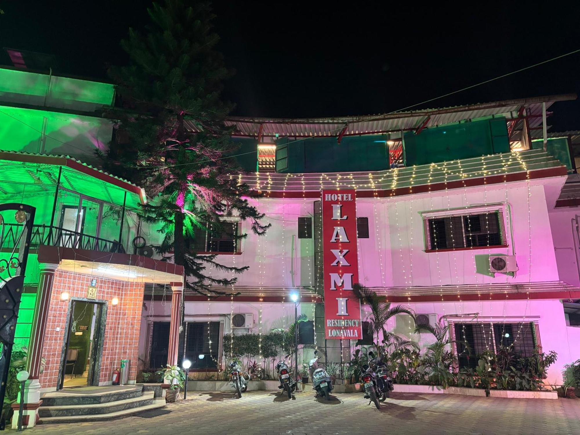 Hotel Laxmi Residency Лонавала Экстерьер фото