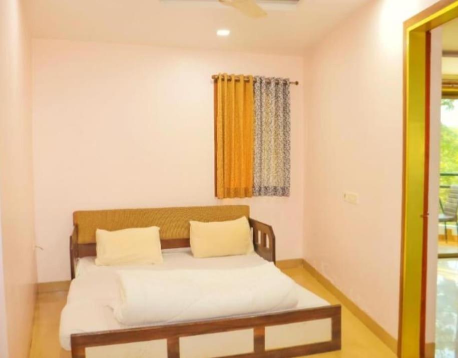 Hotel Laxmi Residency Лонавала Экстерьер фото