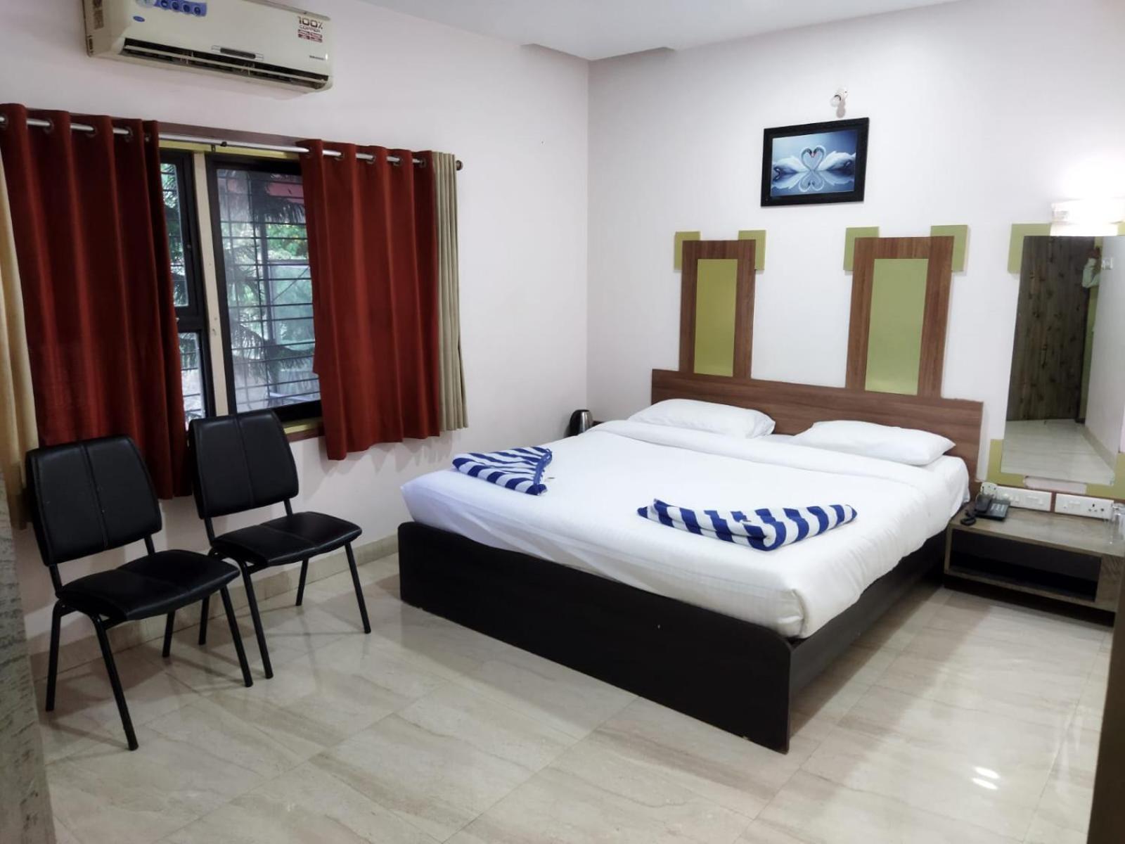 Hotel Laxmi Residency Лонавала Экстерьер фото