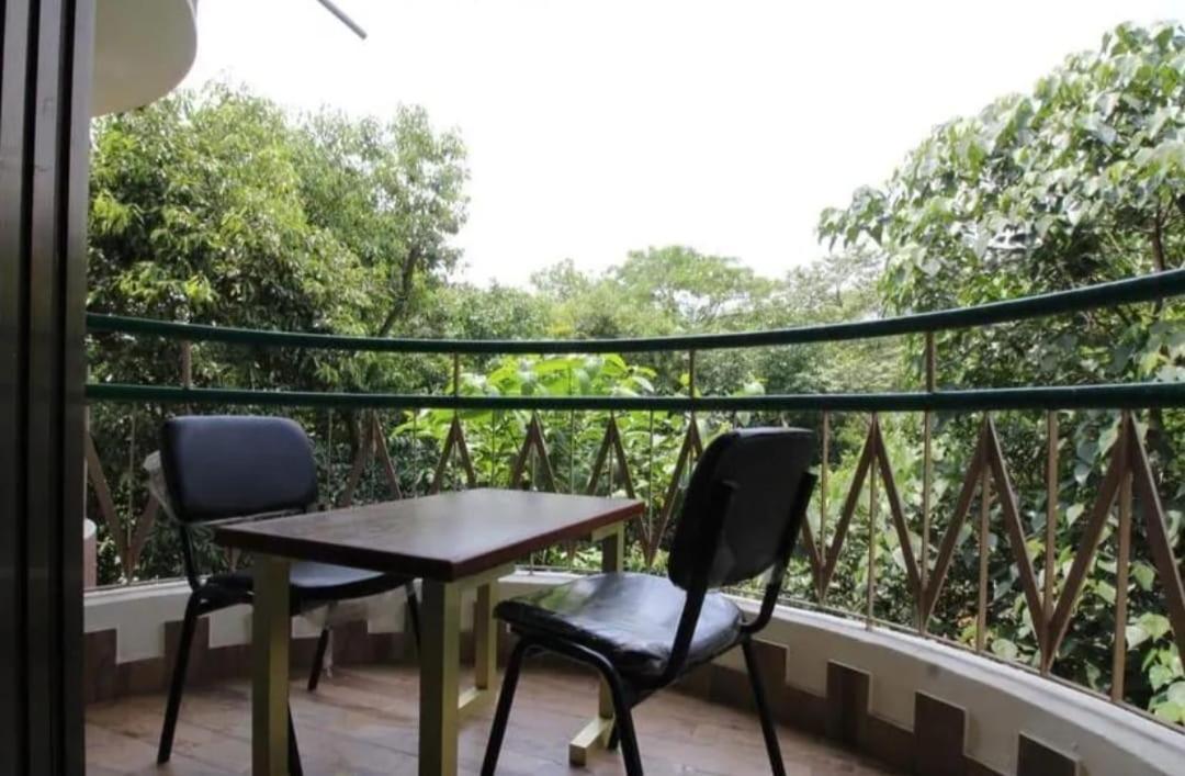 Hotel Laxmi Residency Лонавала Экстерьер фото