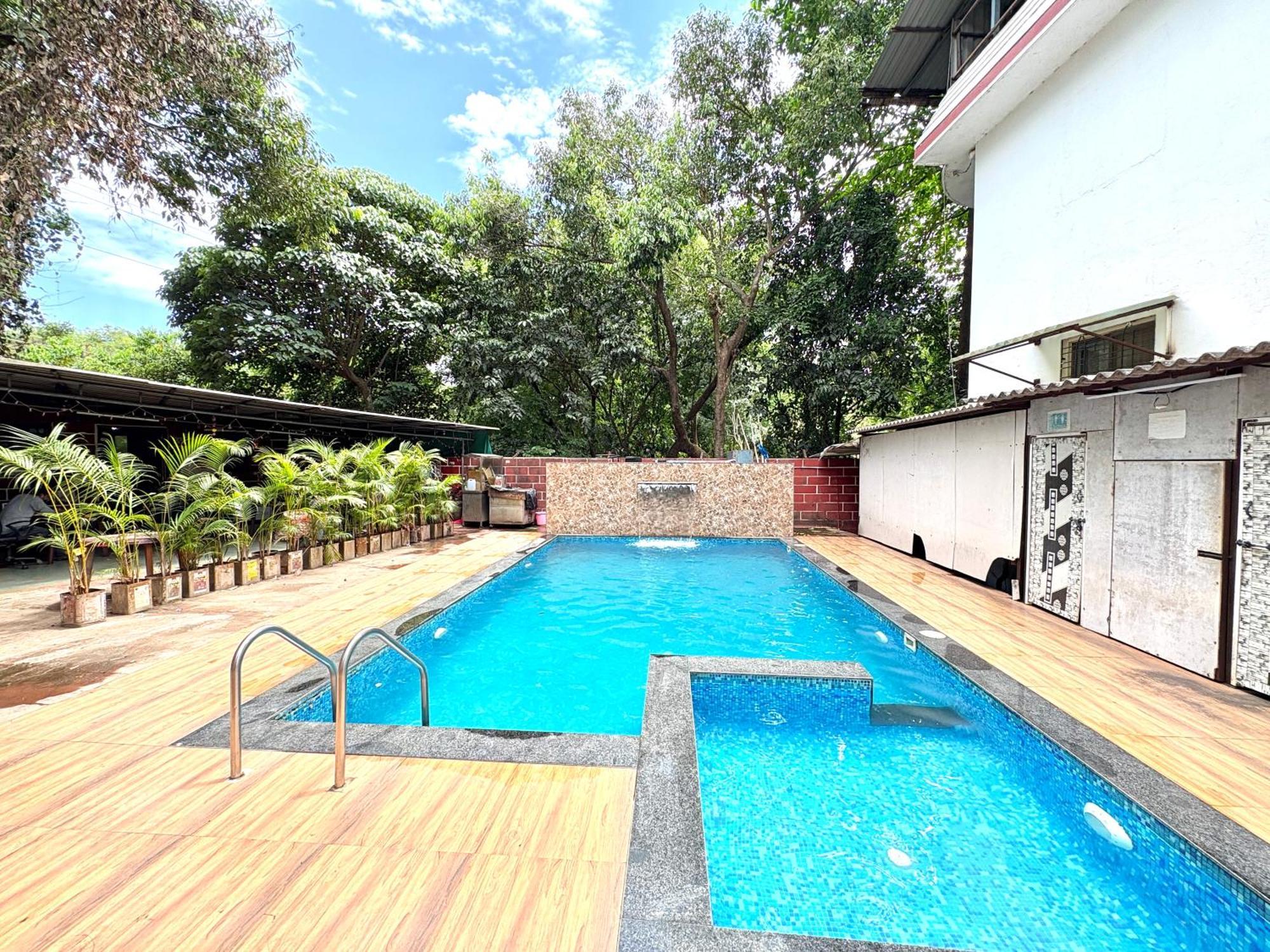 Hotel Laxmi Residency Лонавала Экстерьер фото