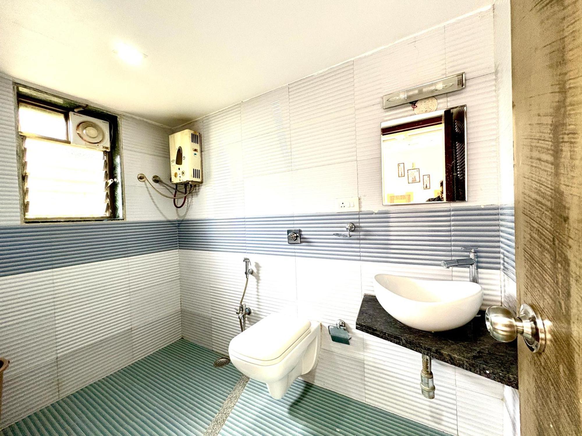 Hotel Laxmi Residency Лонавала Экстерьер фото
